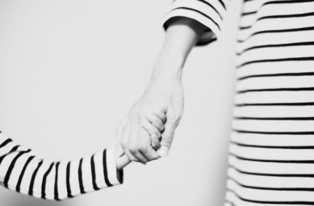 9 tips για να μεγαλώσουμε ευτυχισμένα μοναχοπαίδια 9 tips για να μεγαλώσουμε ευτυχισμένα μοναχοπαίδια